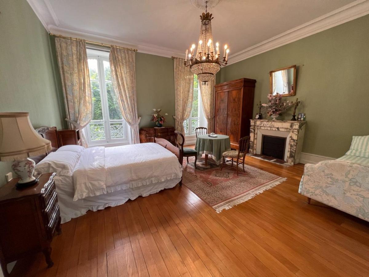 Demeure Des Payratons Bed & Breakfast Saint-Gerand-le-Puy Exterior photo