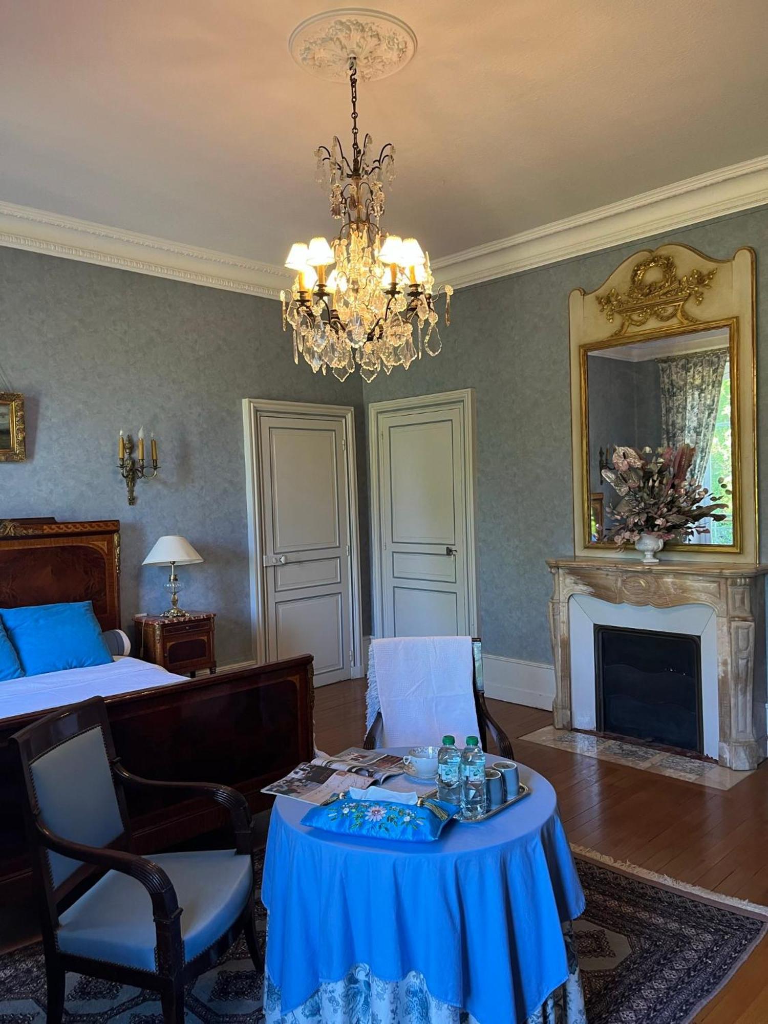 Demeure Des Payratons Bed & Breakfast Saint-Gerand-le-Puy Exterior photo