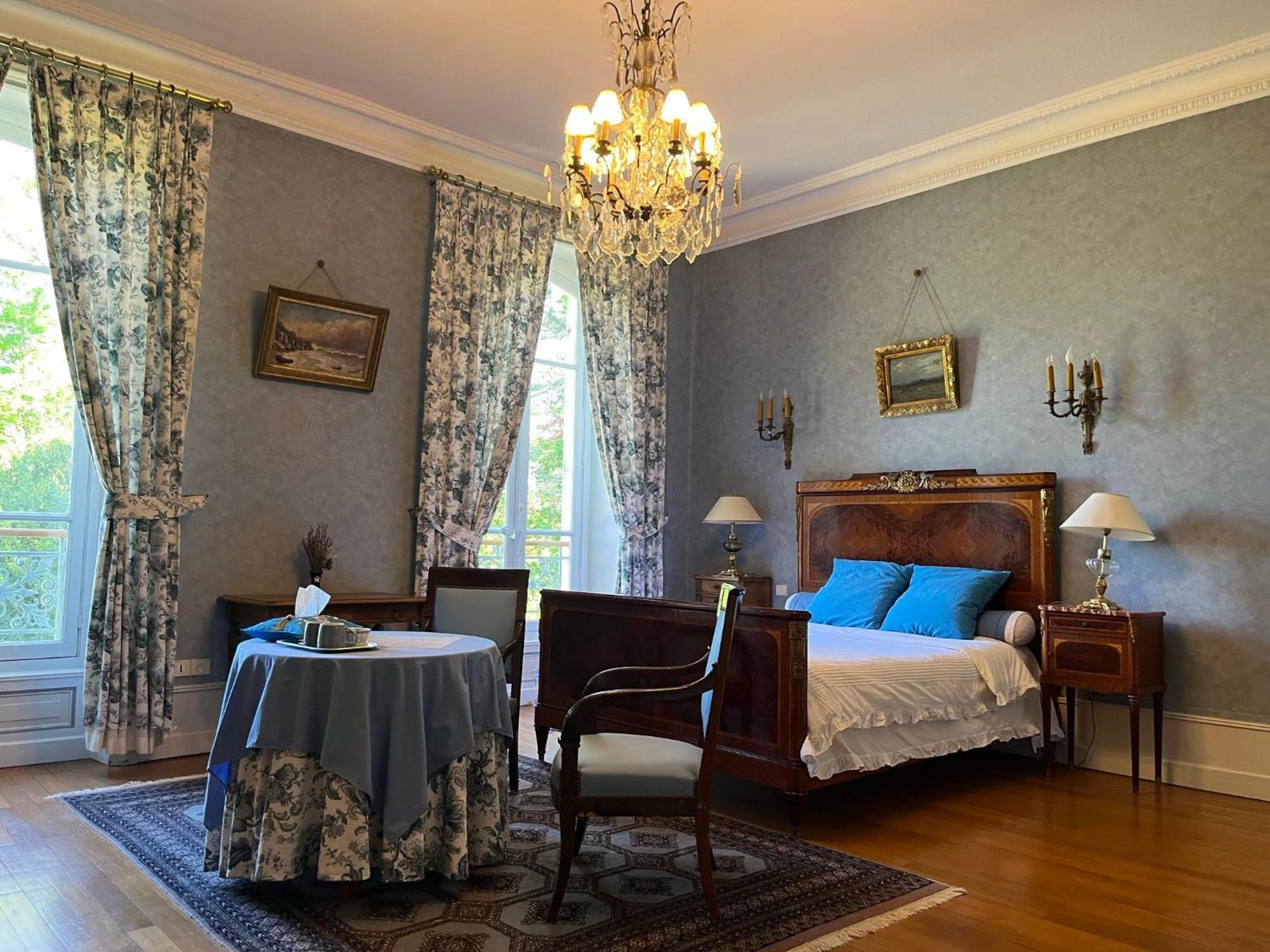 Demeure Des Payratons Bed & Breakfast Saint-Gerand-le-Puy Exterior photo