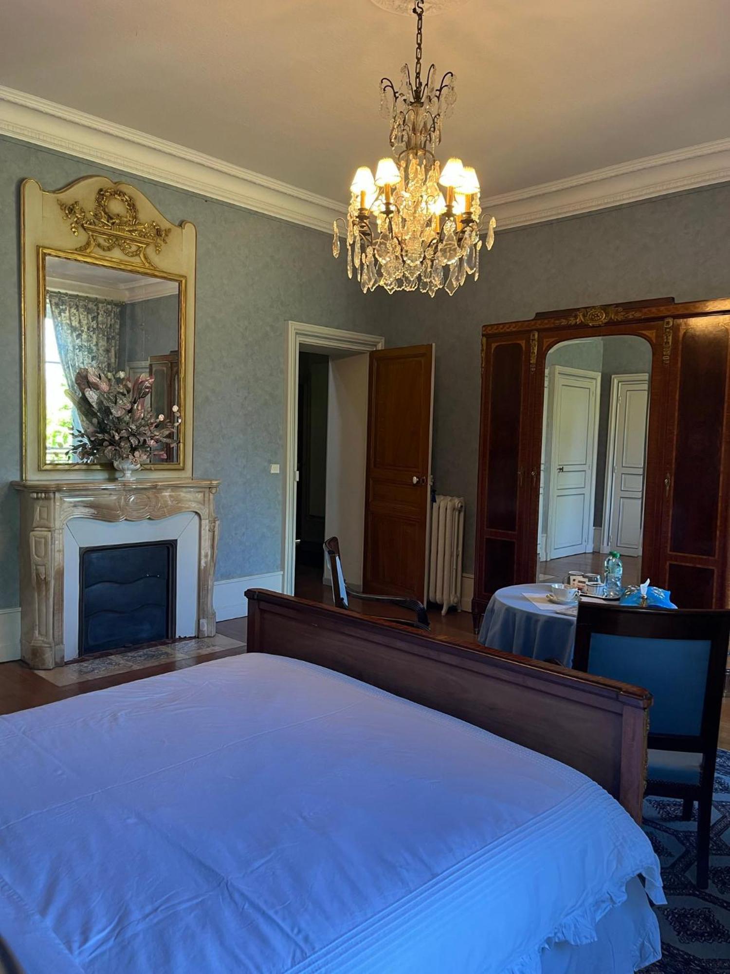 Demeure Des Payratons Bed & Breakfast Saint-Gerand-le-Puy Exterior photo