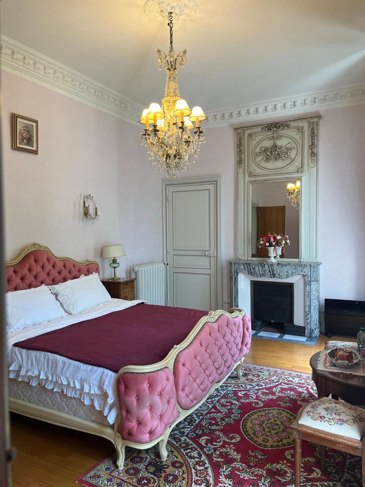 Demeure Des Payratons Bed & Breakfast Saint-Gerand-le-Puy Exterior photo